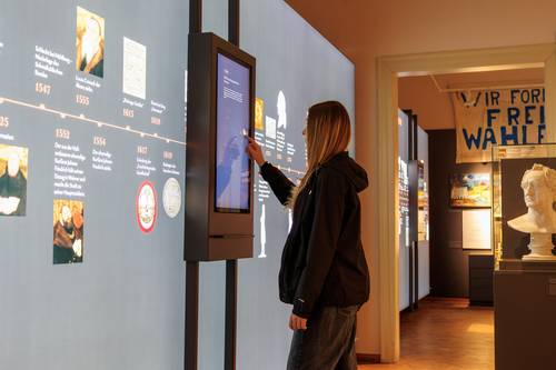 "Zeitstrahl-Raum" im Stadtmuseum Weimar