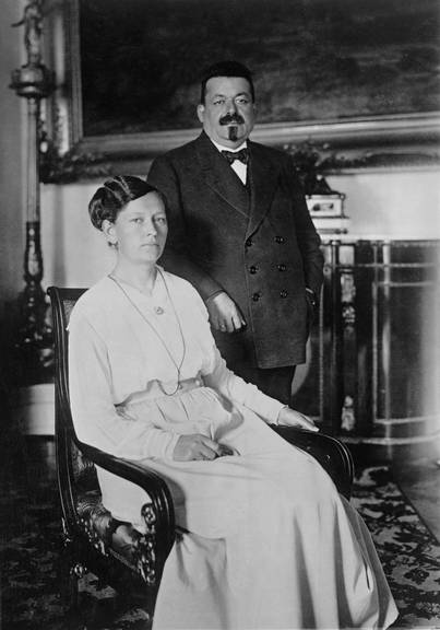Louise und Friedrich Ebert 1919 im Weimarer Stadtschloss
