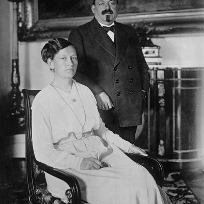Louise und Friedrich Ebert 1919 im Weimarer Stadtschloss