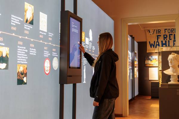 "Zeitstrahl-Raum" im Stadtmuseum Weimar